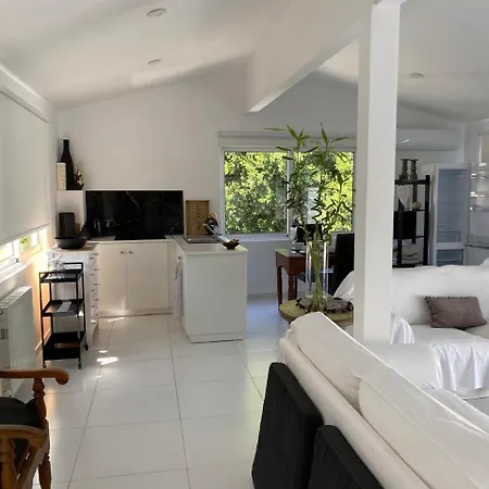 Wunderschoene Studio * Λάρνακα